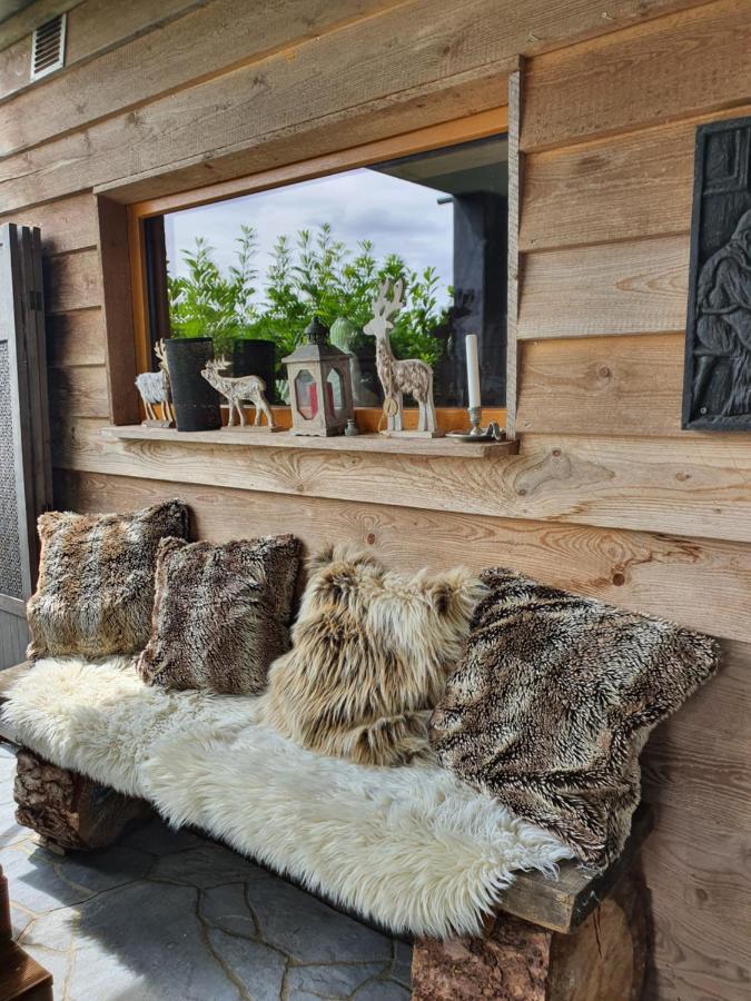 River Mosel Holiday Homes, Meerfeld Studio With A Lake View 外观 照片