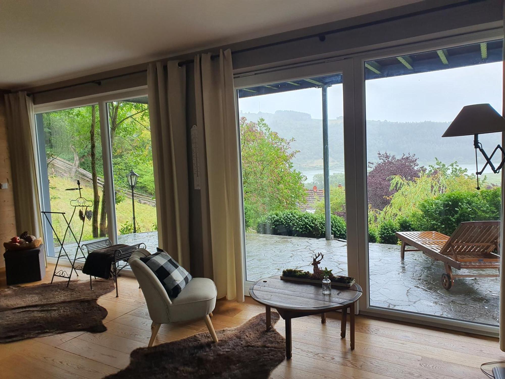 River Mosel Holiday Homes, Meerfeld Studio With A Lake View 外观 照片