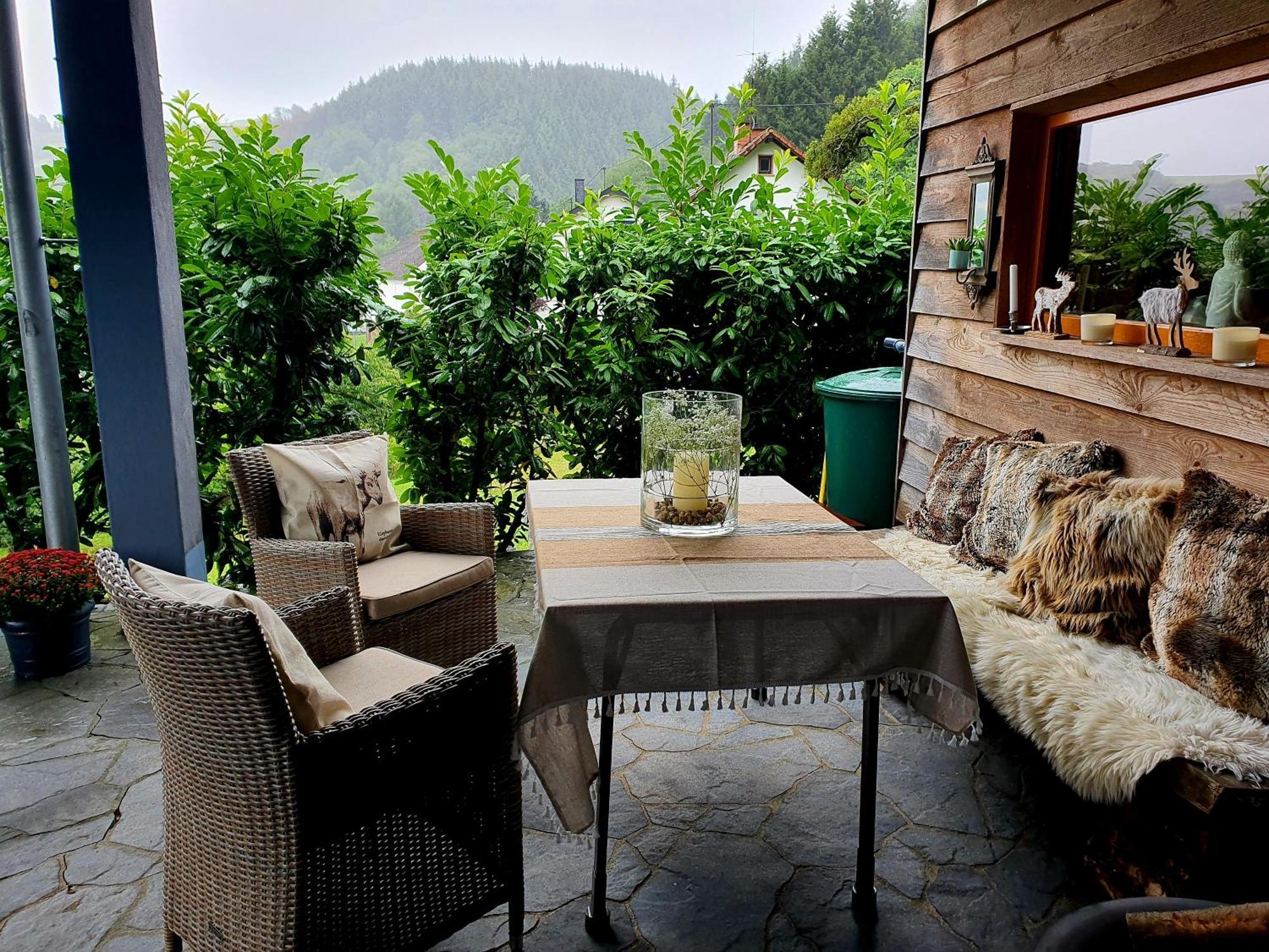 River Mosel Holiday Homes, Meerfeld Studio With A Lake View 外观 照片