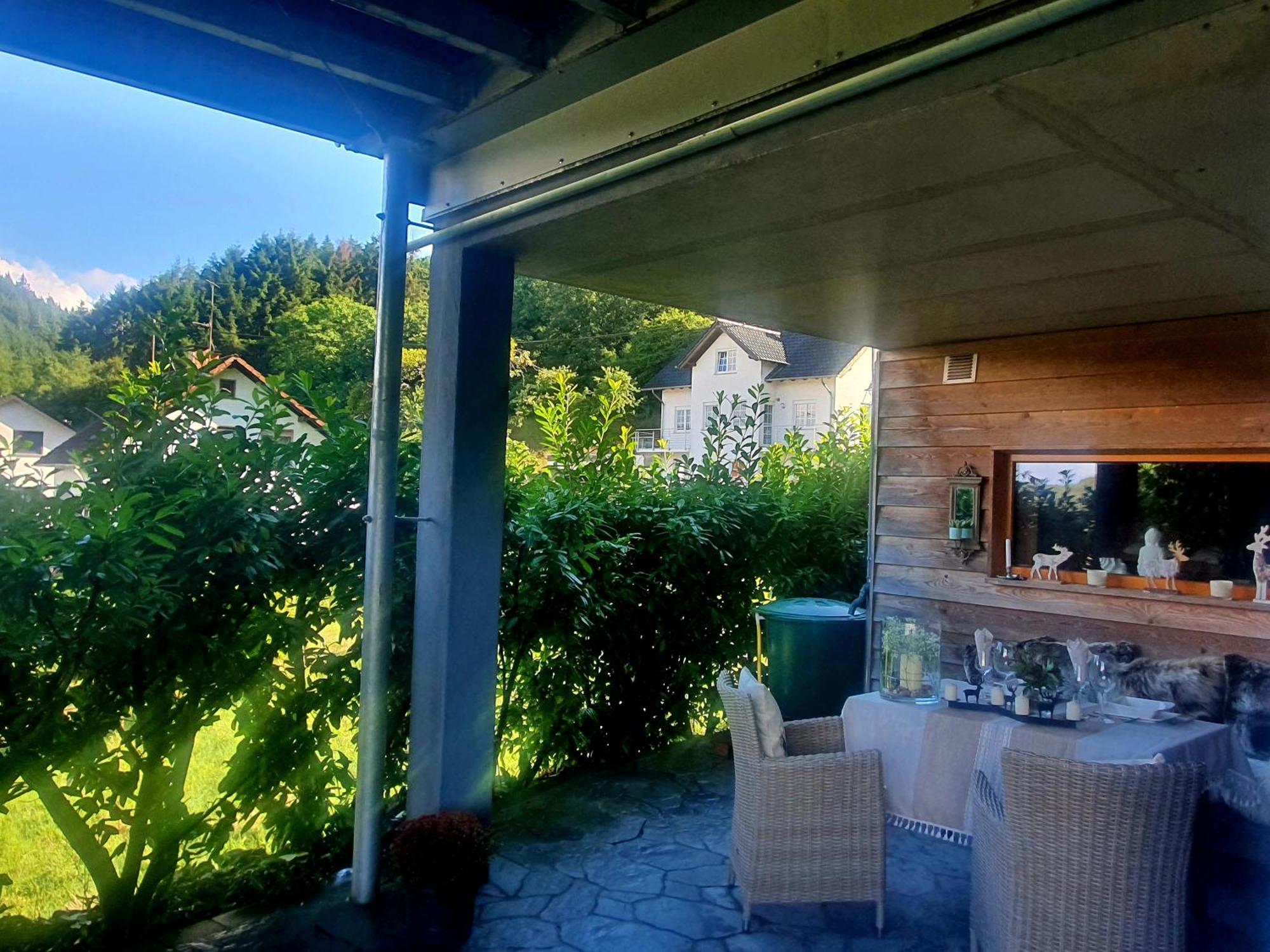 River Mosel Holiday Homes, Meerfeld Studio With A Lake View 外观 照片