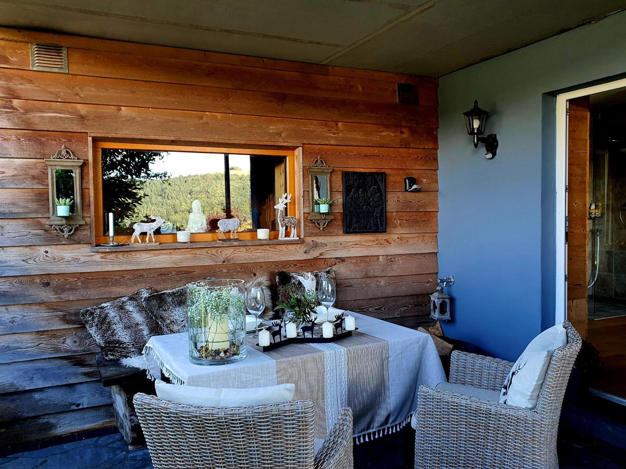 River Mosel Holiday Homes, Meerfeld Studio With A Lake View 外观 照片