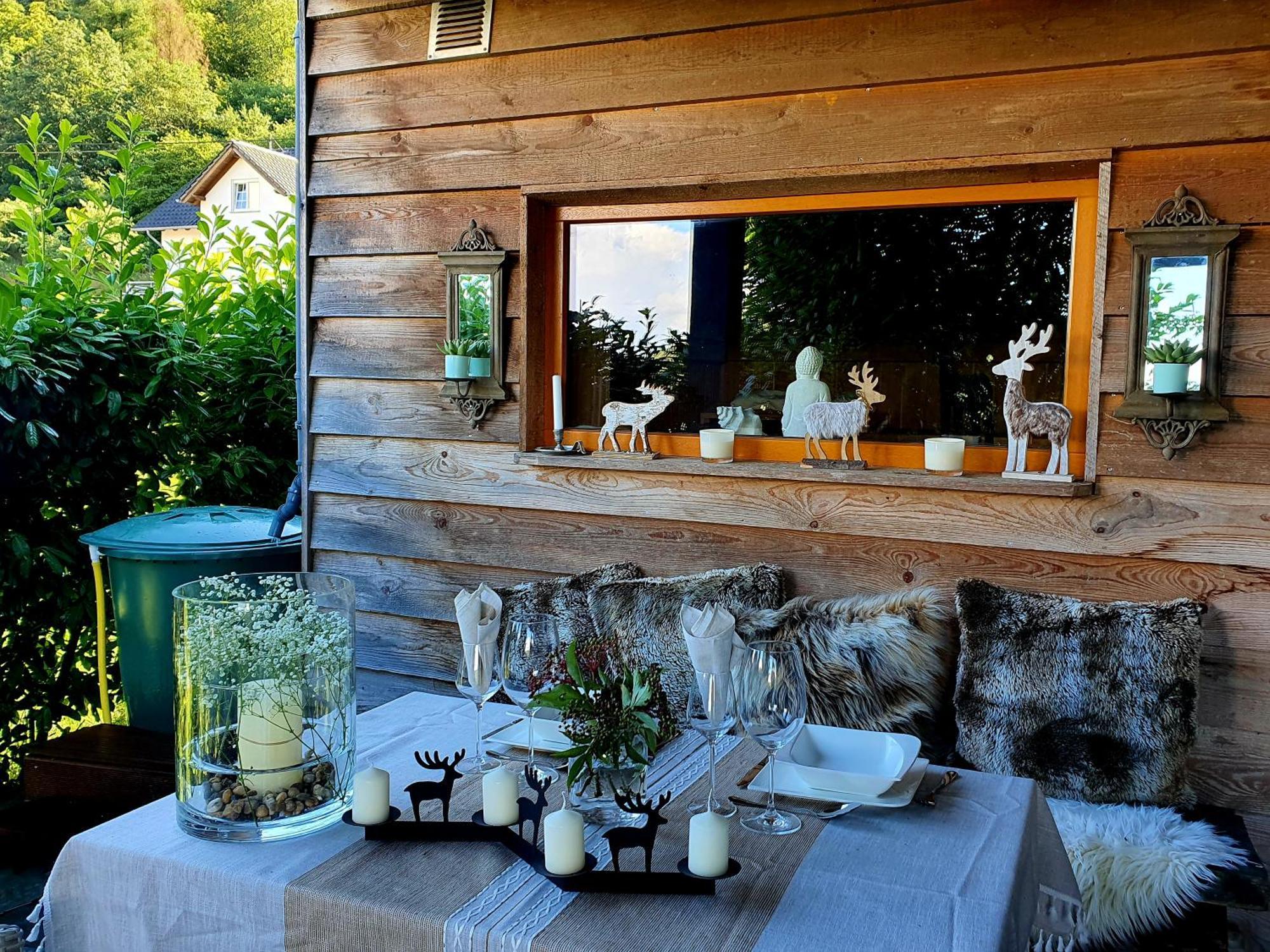 River Mosel Holiday Homes, Meerfeld Studio With A Lake View 外观 照片