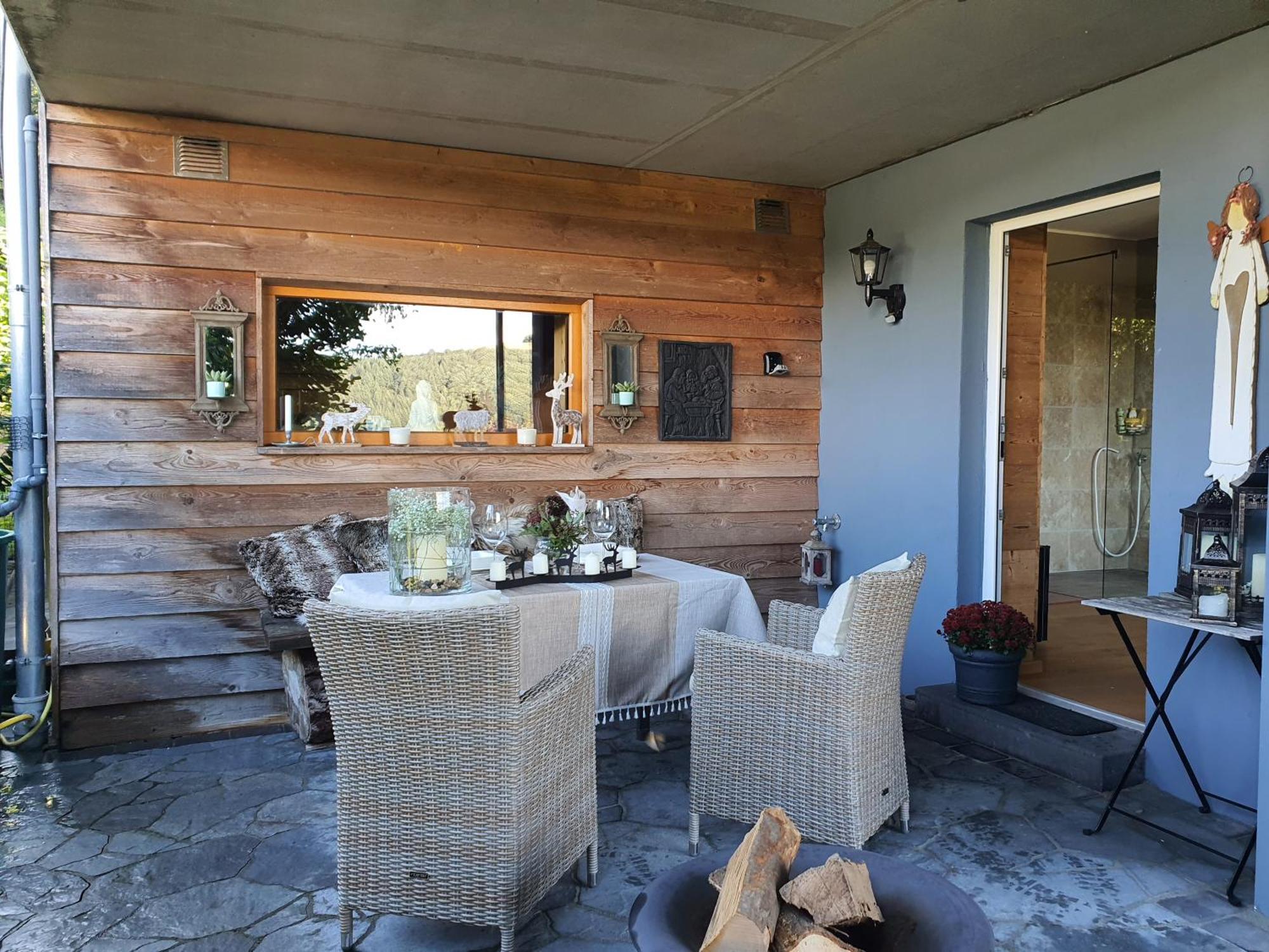 River Mosel Holiday Homes, Meerfeld Studio With A Lake View 外观 照片